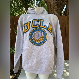 Vintage The University of California unisex hoodie size XL.